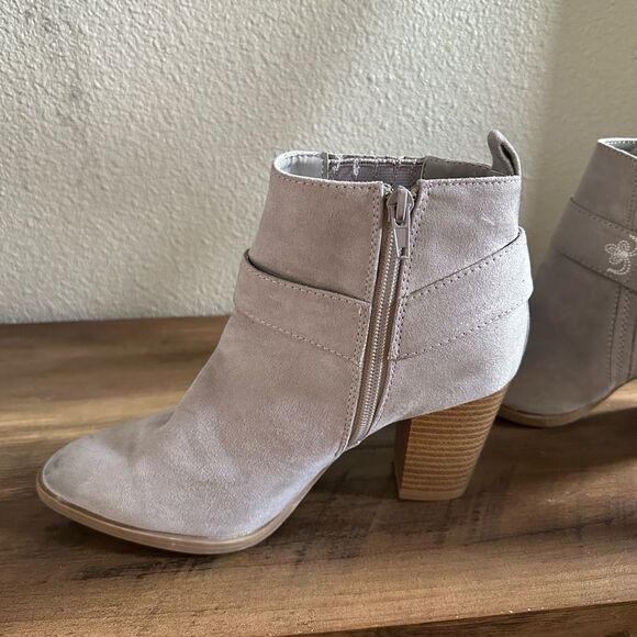 Qupid Light Grey Ankle Booties Size 6 - Picture 6 of 11